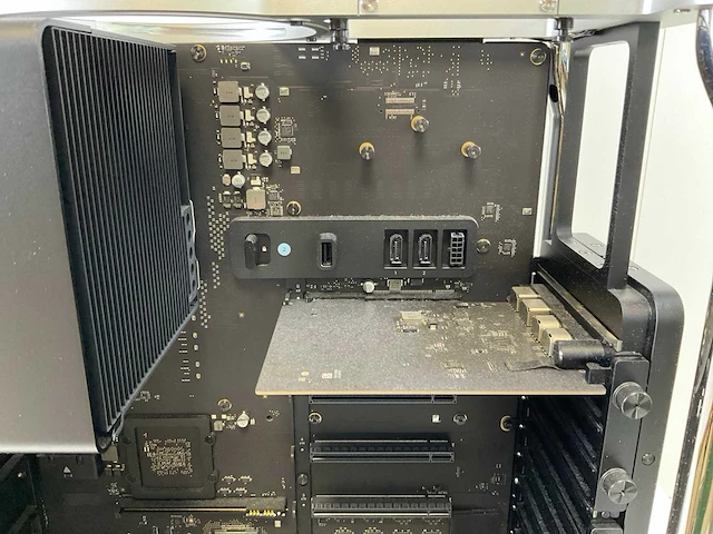 Apple macpro,xeon(r) w-2345, 96 gb ram(6x 16gb), 1 tb nvme, amd radeon rx 580x 8gb workstation - afbeelding 11 van  12