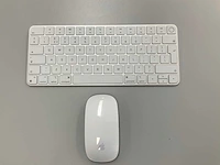 Apple magic qwerty(nl) keyboard with touch id + magic mouse