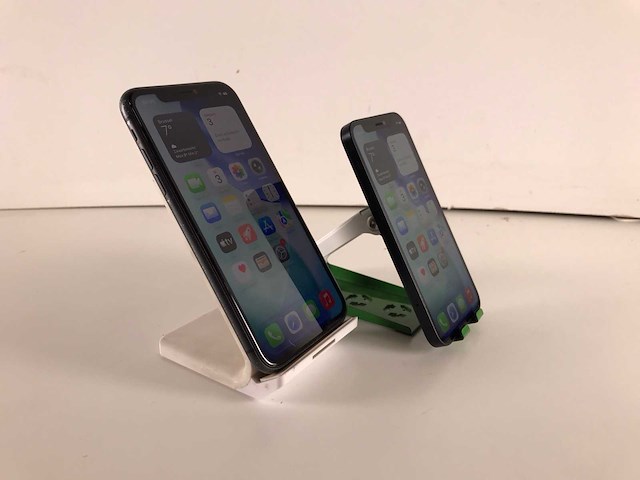 Apple mix model iphones - check description (2x) - afbeelding 1 van  2