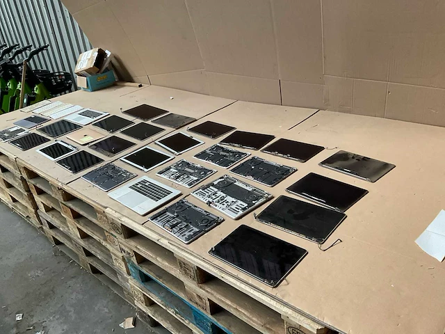 Apple partij macbook onderdelen - afbeelding 1 van  21