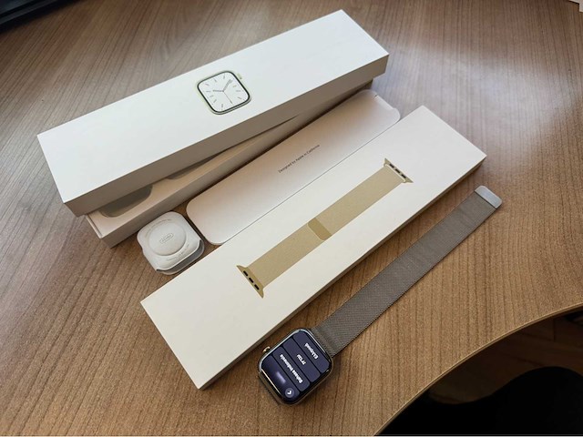 Apple series 7 cellular watch - afbeelding 13 van  19