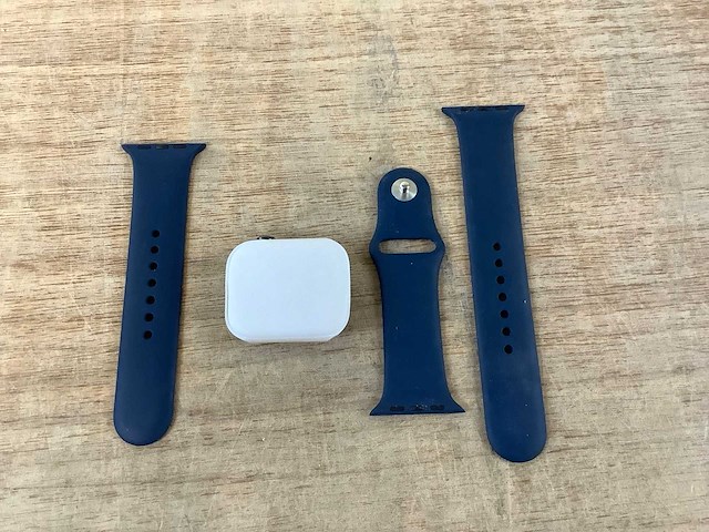 Apple series 7 smartwatch - afbeelding 1 van  9