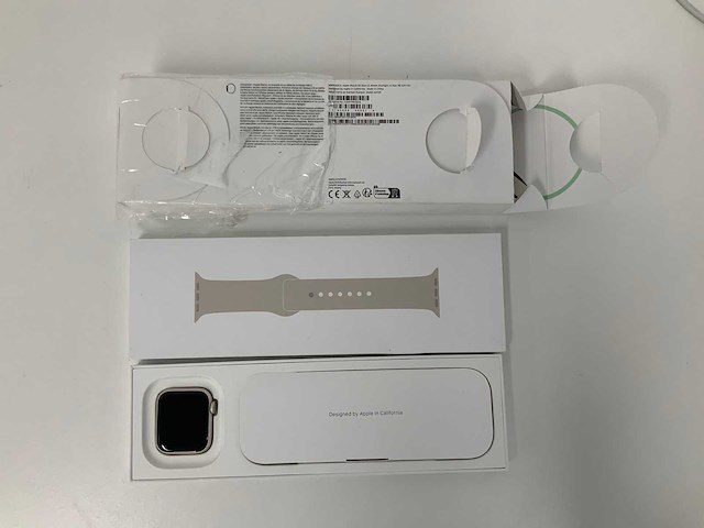 Apple watch se(2nd generation) 40mm gps + cellular aluminium starlight - afbeelding 1 van  4