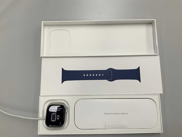 Apple watch series 10 42mm silver aluminium gps - afbeelding 1 van  3