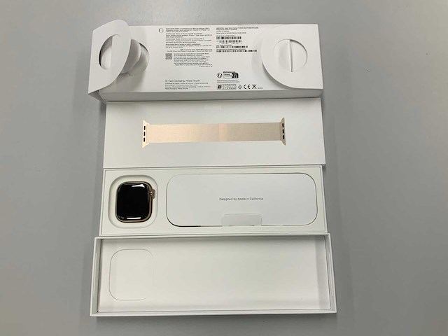 Apple watch series 11 42mm gold titanium gps cellular - afbeelding 1 van  5