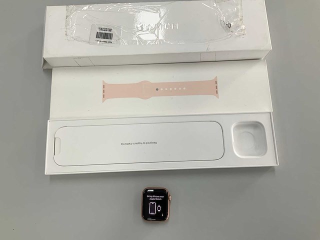 Apple watch series 6 40mm aluminium pink with pink sand sport band - afbeelding 1 van  4