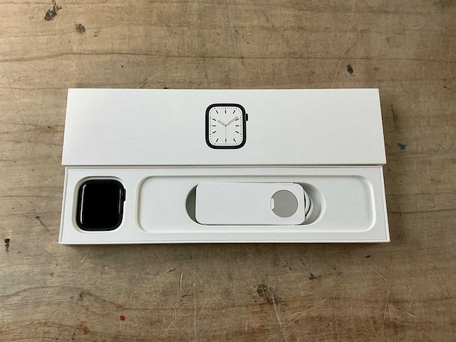 Apple watch series 7 45mm smart watch - afbeelding 1 van  6