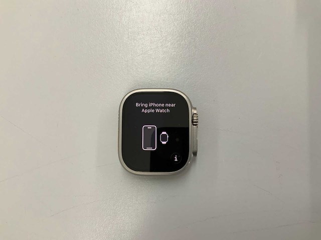 Apple watch ultra 3 49mm natural titanium - afbeelding 2 van  4