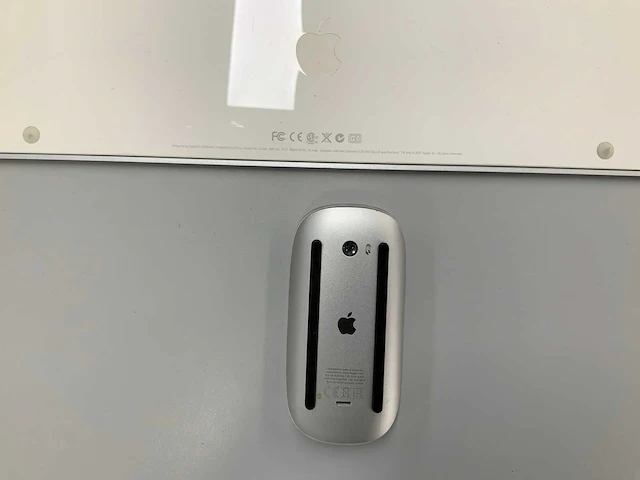Apple wired magic azerty(frans) keyboard with numeric keypad + magic mouse - afbeelding 2 van  2
