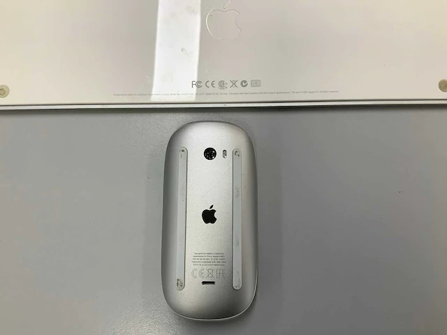 Apple wired magic qwerty(nederlands) keyboard with numeric keypad + magic mouse - afbeelding 2 van  2