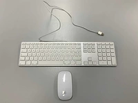 Apple wired magic qwerty(portugees) keyboard with numeric keypad + magic mouse