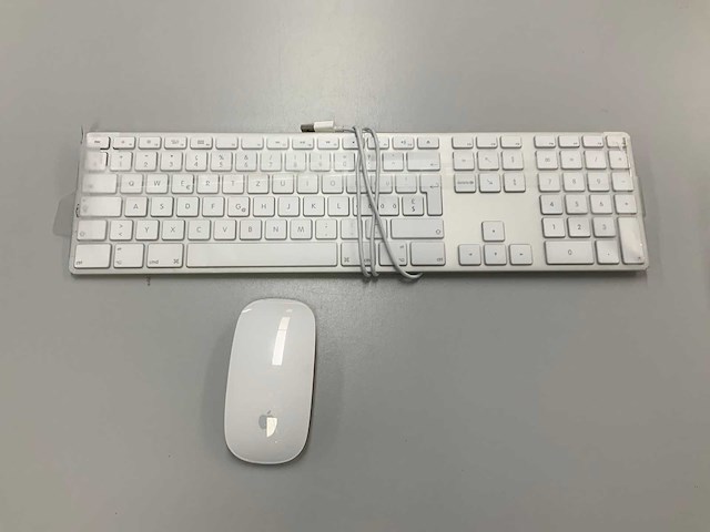 Apple wired magic qwertz keyboard with numeric keypad & magic mouse - afbeelding 1 van  2