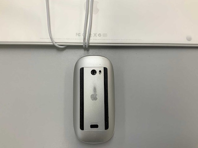 Apple wired magic qwertz keyboard with numeric keypad & magic mouse - afbeelding 2 van  2