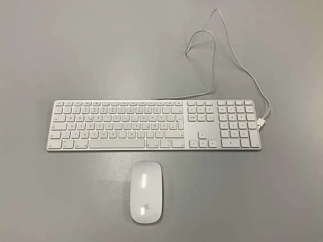 Apple wired magic qwertz keyboard with numeric keypad + magic mouse - afbeelding 1 van  3