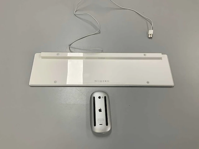 Apple wired magic qwertz keyboard with numeric keypad + magic mouse - afbeelding 2 van  3