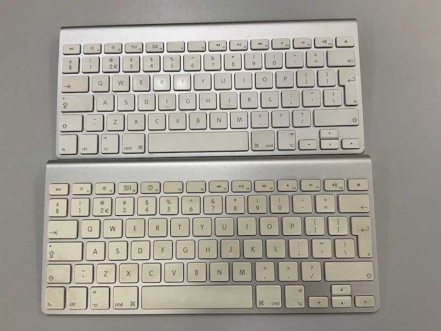 Apple wireless magic a1314 qwerty keyboard (2x) - afbeelding 1 van  3