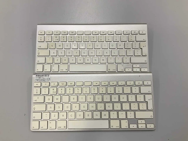 Apple wireless magic a1314 qwerty keyboard (2x) - afbeelding 1 van  3