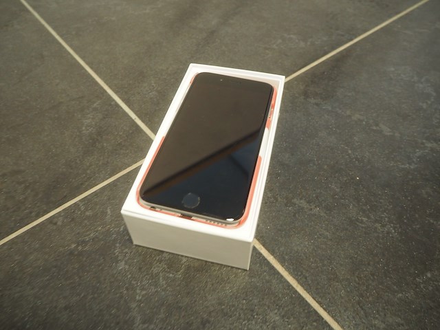 Apple - afbeelding 10 van  13