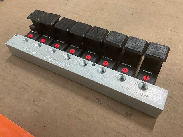 Applied resources corporation manifold valve assembly - afbeelding 2 van  5
