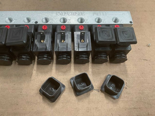 Applied resources corporation manifold valve assembly - afbeelding 4 van  5