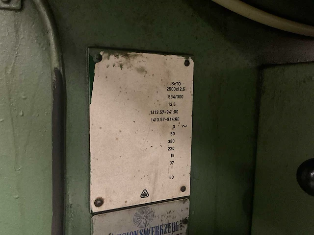 Apresta knipmachine/knipbank 60 ton - afbeelding 8 van  15