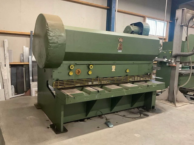 Apresta knipmachine/knipbank 60 ton - afbeelding 3 van  6