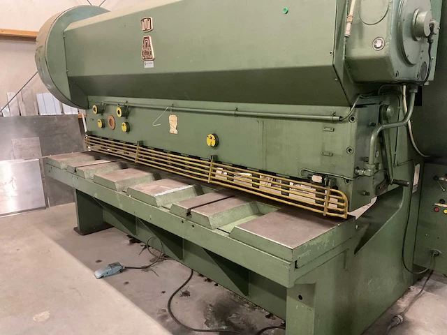 Apresta knipmachine/knipbank 60 ton - afbeelding 4 van  6