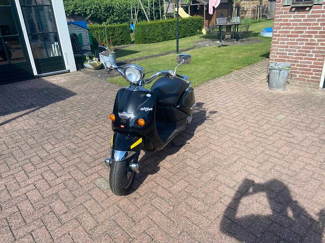 Aprilia - bromscooter - habana retro ac - f-814-jf - afbeelding 1 van  6