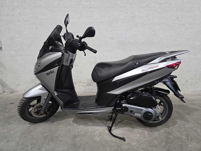 Aprilia - bromscooter - sxr 50 - 4t 45km uitvoering fnp20f - afbeelding 1 van  7