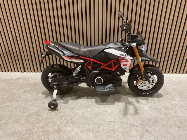 Aprilia - dorsoduro 900 - elektrische kindermotor - afbeelding 15 van  37
