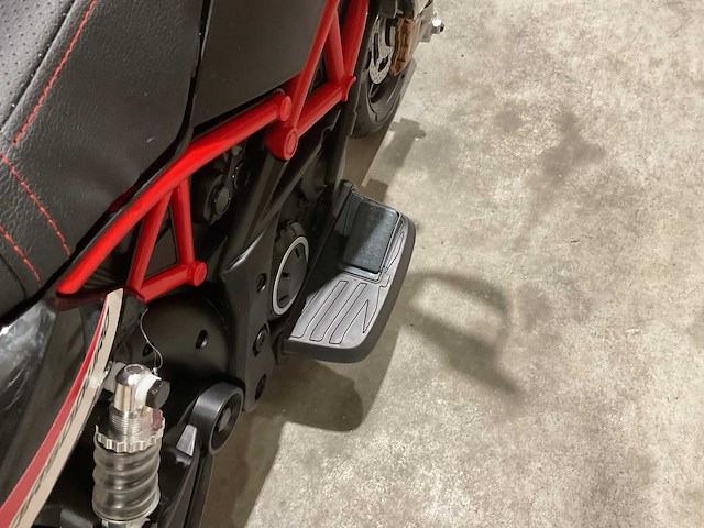 Aprilia - dorsoduro 900 - elektrische kindermotor - afbeelding 13 van  55