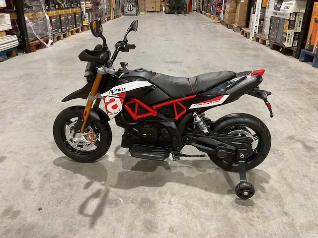 Aprilia - dorsoduro 900 - elektrische kindermotor - afbeelding 54 van  55