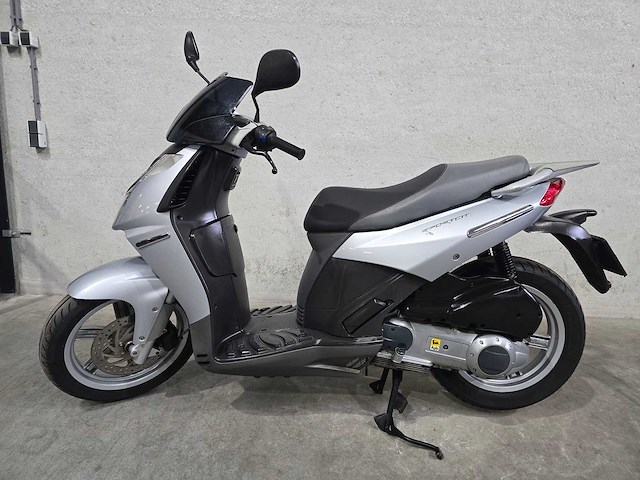 Aprilia - motorscooter - sport city 200 - 4t msgb35 - afbeelding 1 van  7