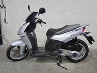 Aprilia - motorscooter - sport city 200 - 4t msgb35 - afbeelding 1 van  7