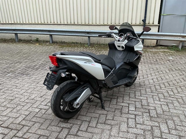 Aprilia - srv 850 - motorcycle - afbeelding 12 van  15