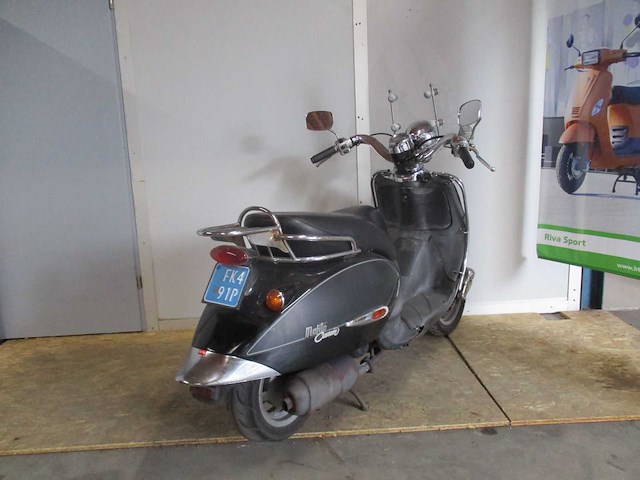 Aprilia 2 takt! - snorscooter - mojito custom ac - scooter - afbeelding 7 van  10