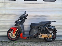 Aprilia cube 300 motorscooter motorfiets