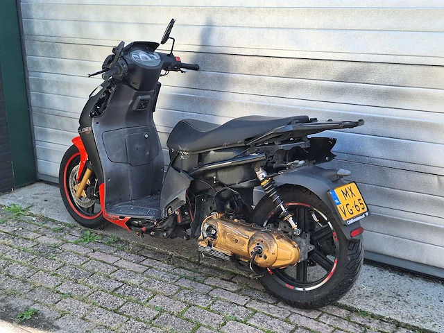 Aprilia cube 300 motorscooter motorfiets - afbeelding 3 van  7