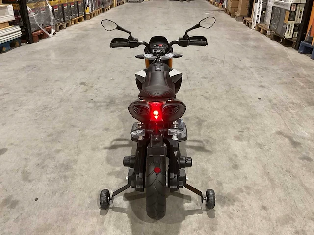 Aprilia dorsoduro 900 elektrische kindermotor - afbeelding 9 van  55