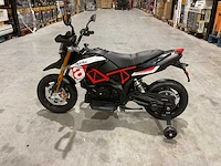 Aprilia dorsoduro 900 elektrische kindermotor - afbeelding 16 van  22