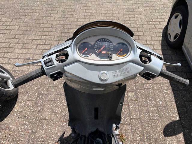 Aprilia scooter leonardo 125 motorfiets (2x) - afbeelding 1 van  15