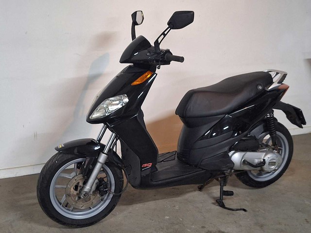 Aprilia sportcity 45 km bromscooter piaggio 2takt - afbeelding 2 van  7