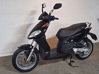 Aprilia sportcity 45 km bromscooter piaggio 2takt - afbeelding 2 van  7