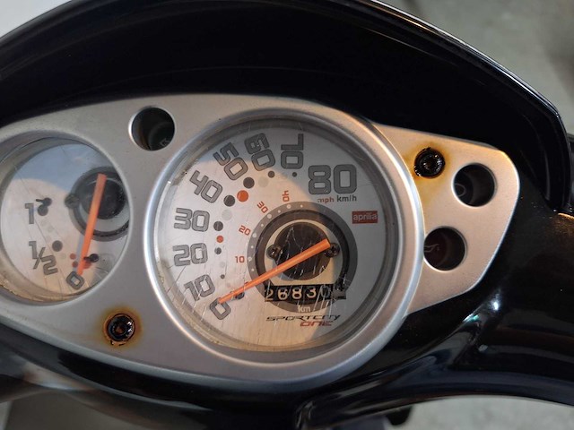 Aprilia sportcity 45 km bromscooter piaggio 2takt - afbeelding 4 van  7