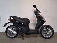 Aprilia sportcity 45 km bromscooter piaggio 2takt - afbeelding 6 van  7