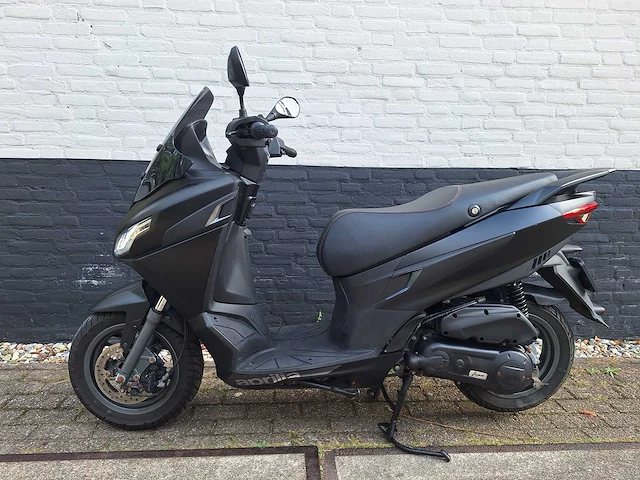 Aprilia sxr50 4t 45km bromscooter - afbeelding 1 van  7