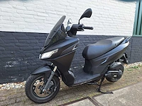 Aprilia sxr50 4t 45km bromscooter - afbeelding 2 van  7