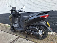 Aprilia sxr50 4t 45km bromscooter - afbeelding 3 van  7