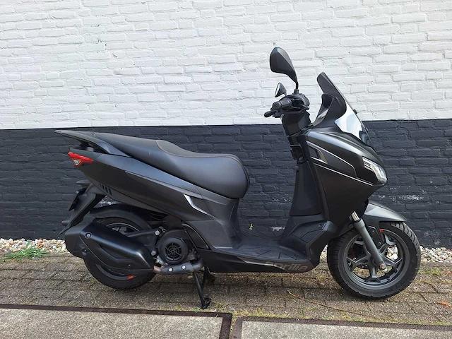 Aprilia sxr50 4t 45km bromscooter - afbeelding 4 van  7