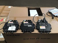 Apsystems ds3-l micro omvormer (3x) - afbeelding 1 van  2